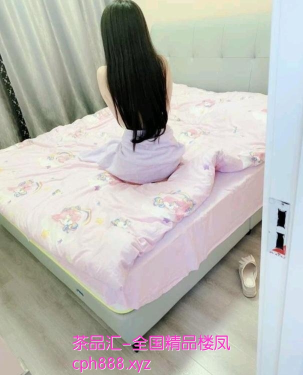 惠城肤白水嫩妹子